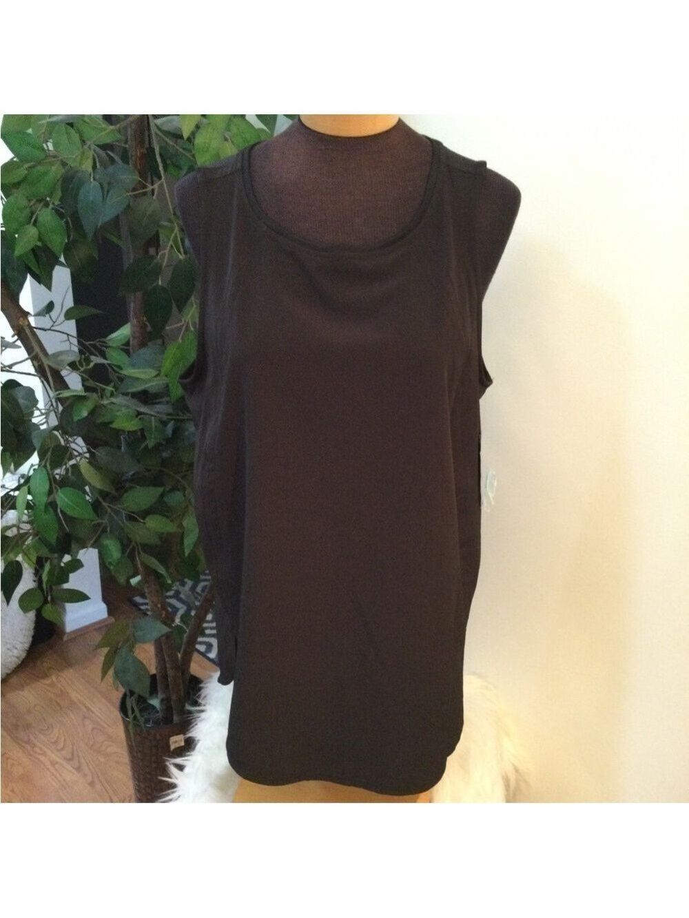 MTA Sport fast dri black vented hem tank top Womans size 1X stretch